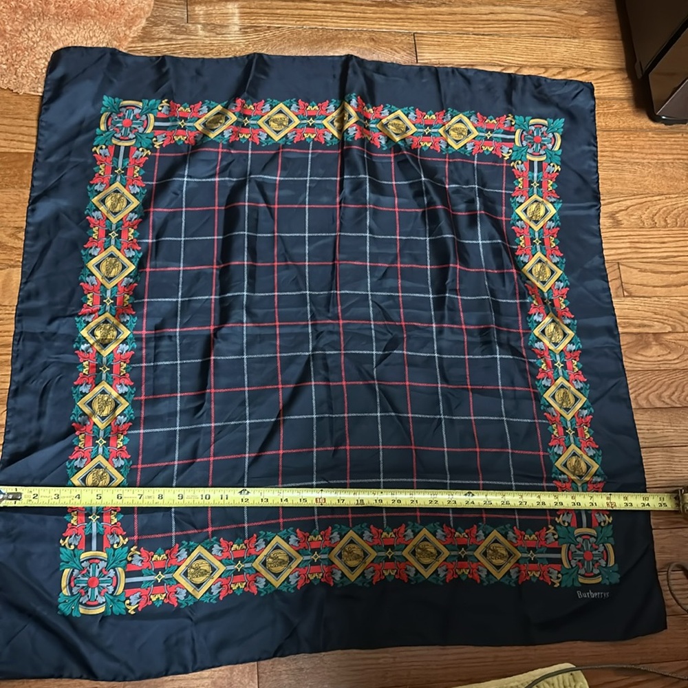 Burberrys Vintage Scarf - Picture 6 of 6